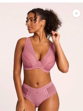 Plunge Lace Bra Montelle